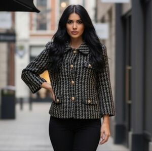 REQ Elegant Black and Gold Women's Blazer Size 12